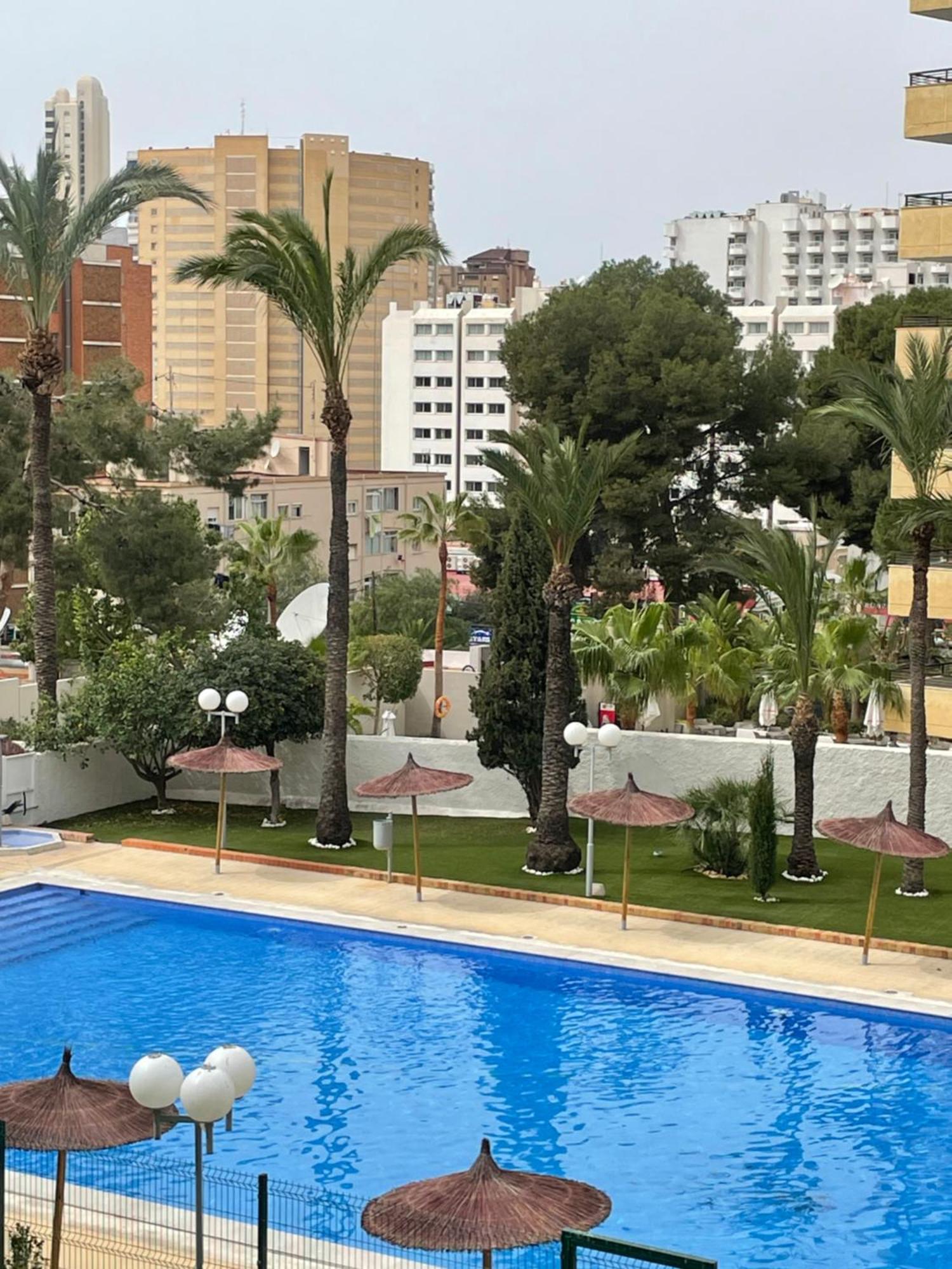 Bermudas-Turis Apartamentos Benidorm Eksteriør bilde